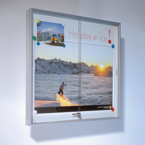 Wandvitrine IA mit Schiebetüren aus Sicherheitsglas und Whiteboardrückwand verschiedene Größen wählbar